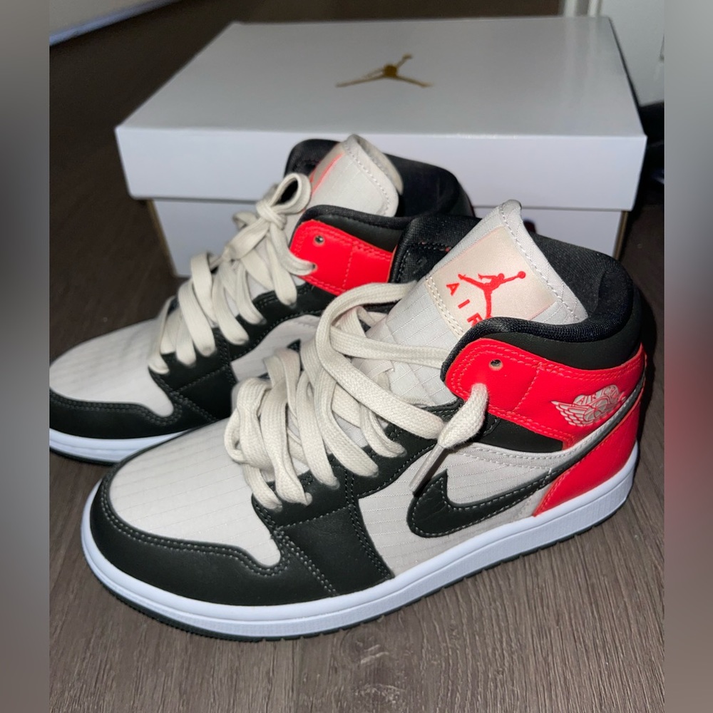 aid jordan 1 mid